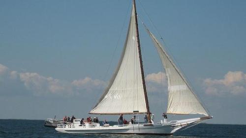 Skipjack restored elegantly ©  SW